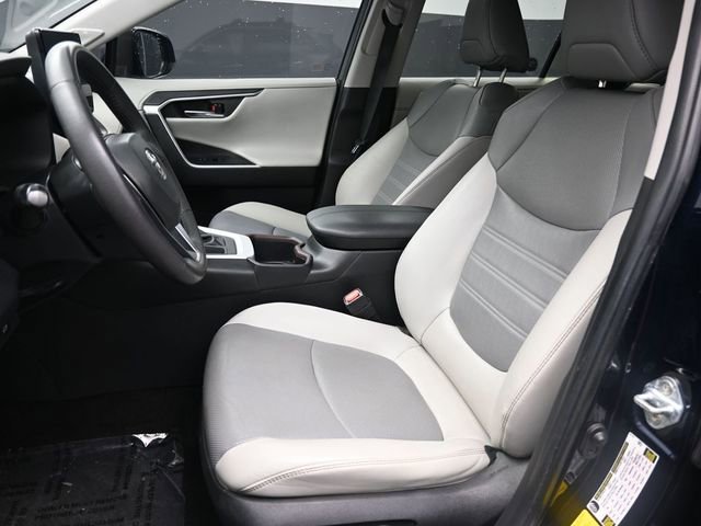Used 2023 Toyota RAV4 Limited image 10