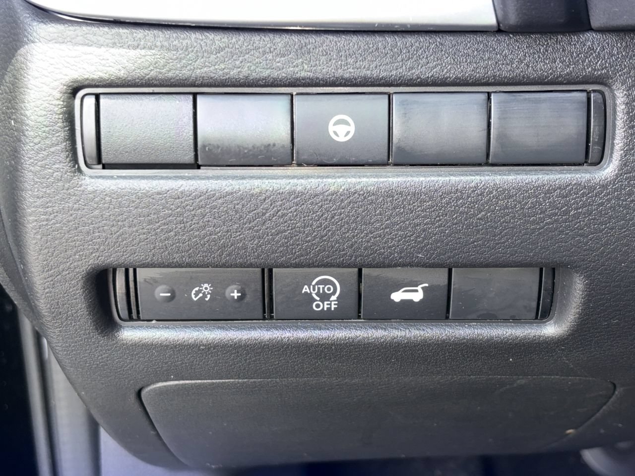 Certified 2025 Nissan Rogue SV w/ SV Premium Package FWD image 21