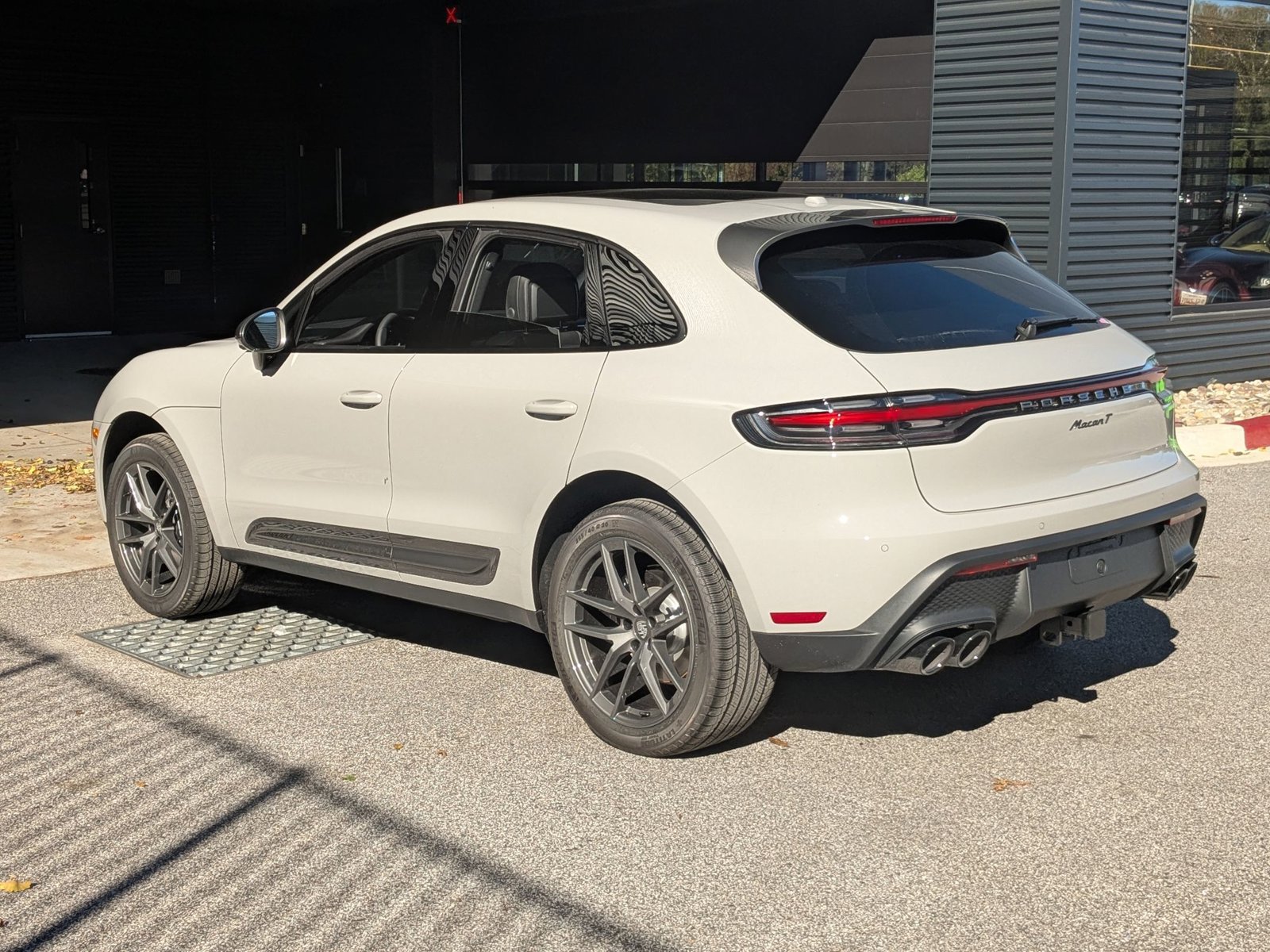 New 2026 Porsche Macan Turbo AWD/4WD image 3