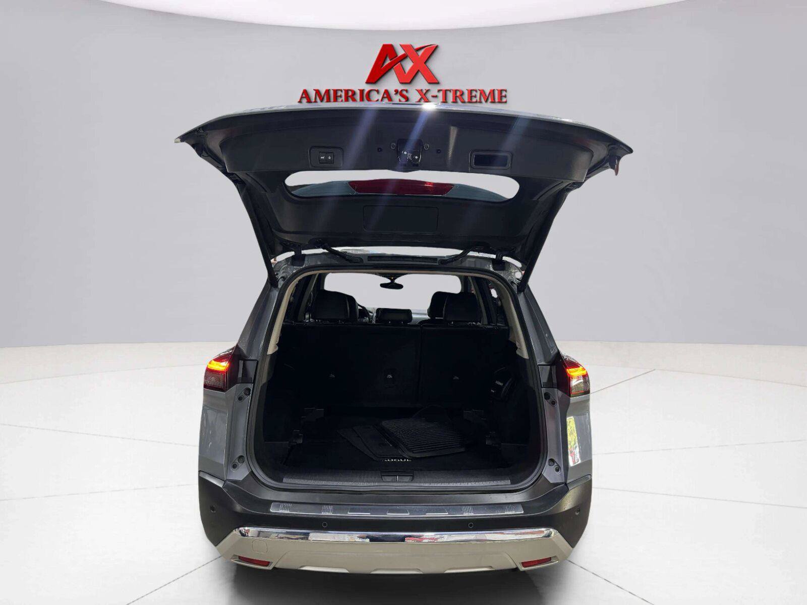 Used 2023 Nissan Rogue Platinum FWD image 38