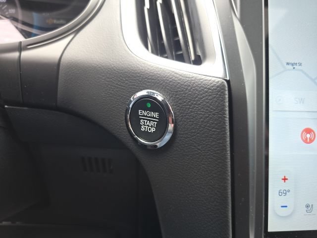 Used 2024 Ford Edge ST w/ Equipment Group 401A AWD/4WD image 21