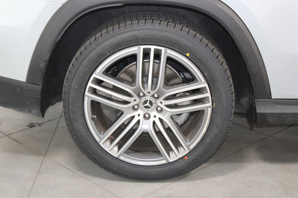 Used 2025 Mercedes-Benz GLS 450 4MATIC image 13