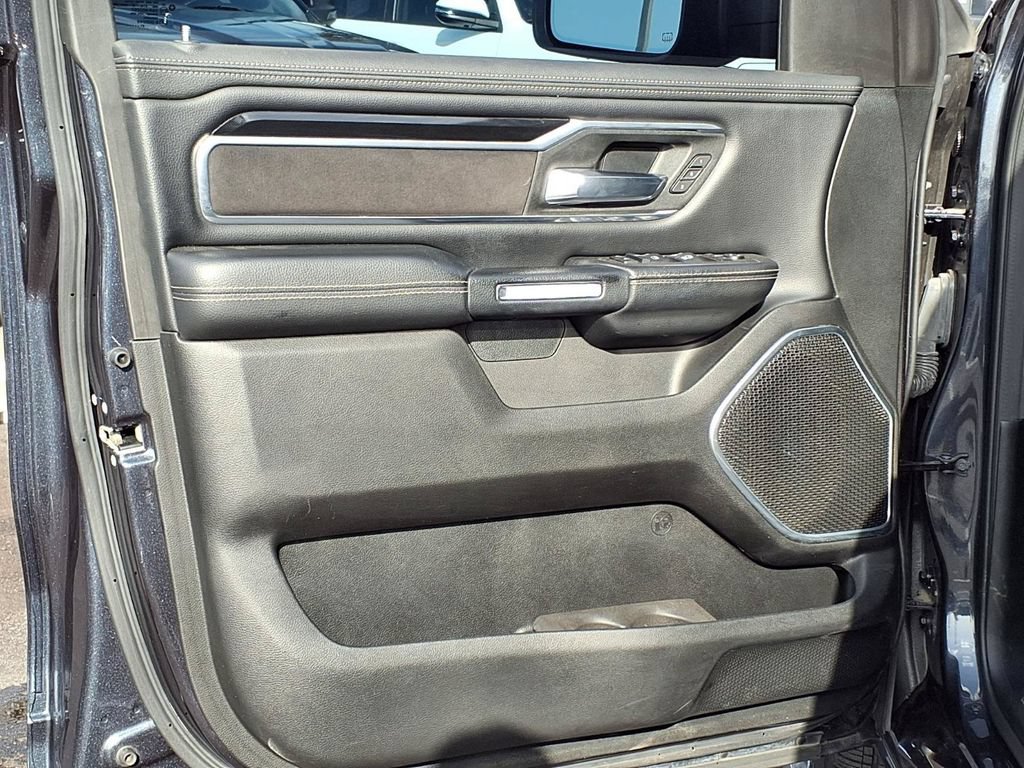 Used 2021 RAM 1500 Laramie w/ Sport Appearance Package AWD/4WD image 27
