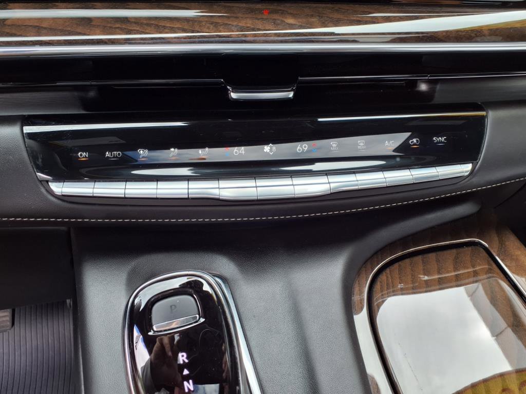 Used 2024 Cadillac Escalade Sport Platinum w/ Heavy-Duty Trailer Package image 18