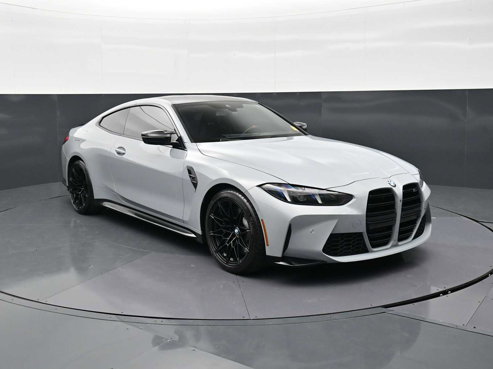 Used 2025 BMW M4 Competition w/ Executive Package image 3