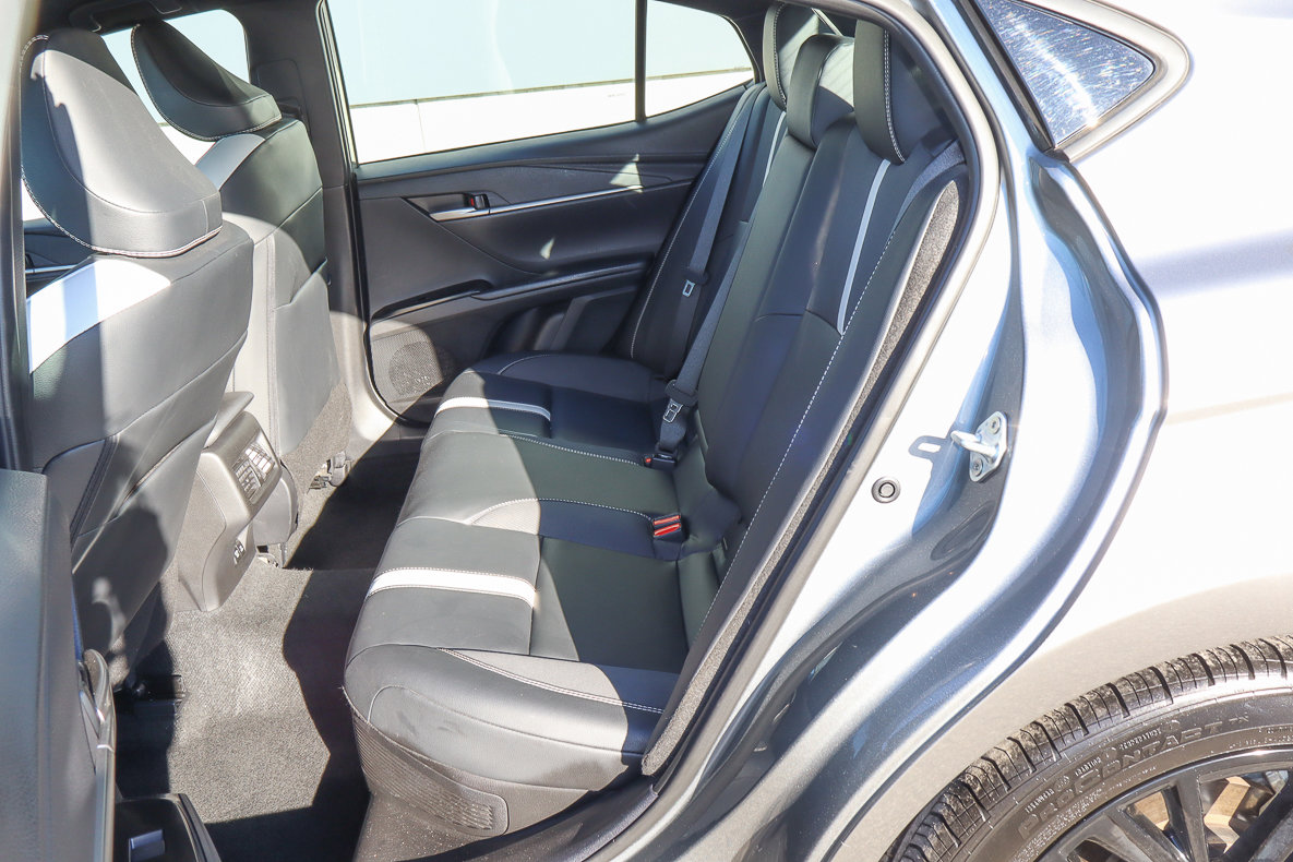 Used 2025 Toyota Camry SE image 8