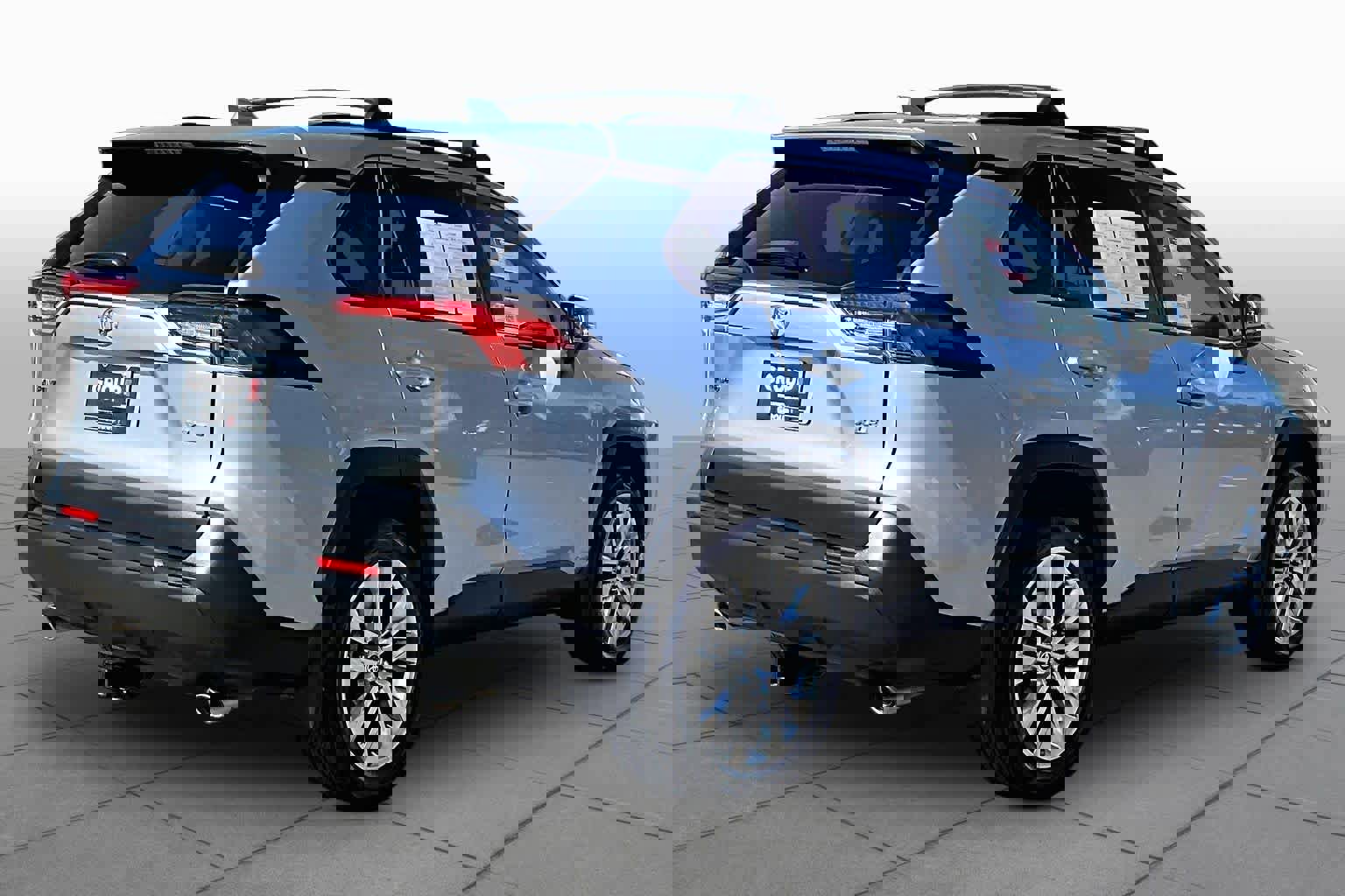 Used 2021 Toyota RAV4 XLE Premium FWD image 12