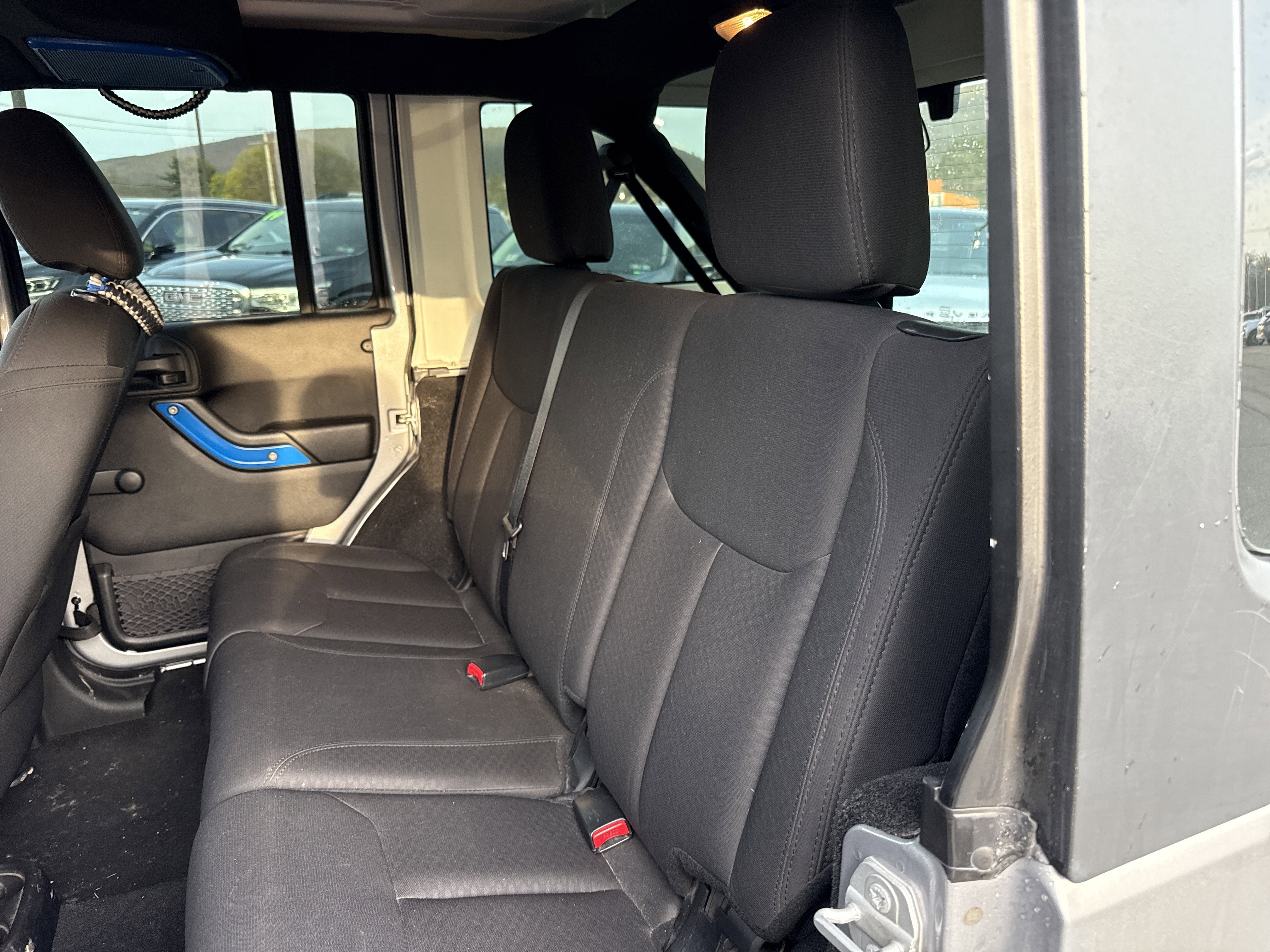 Used 2015 Jeep Wrangler Unlimited Sport image 12