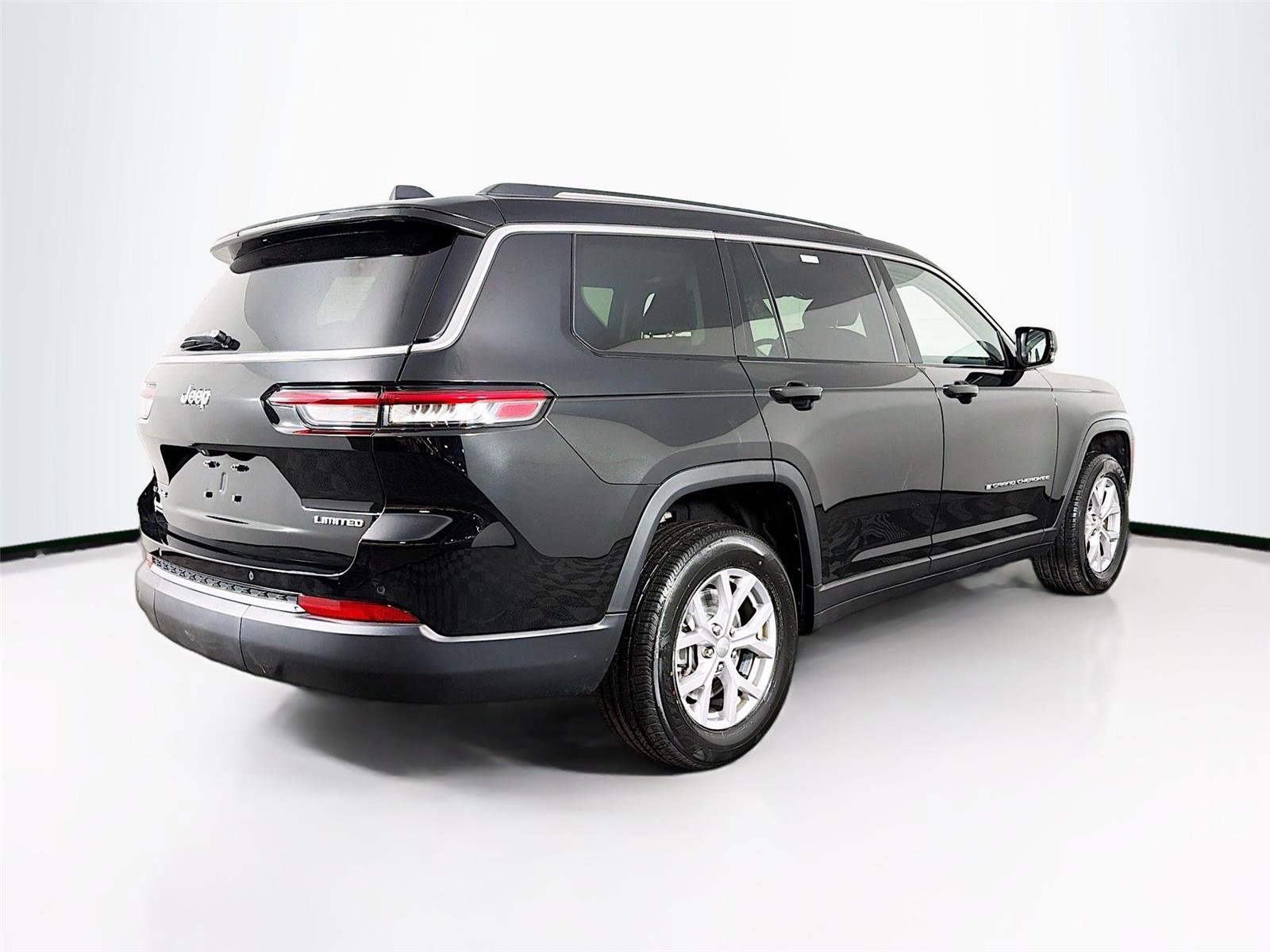 Used 2022 Jeep Grand Cherokee L Limited image 7