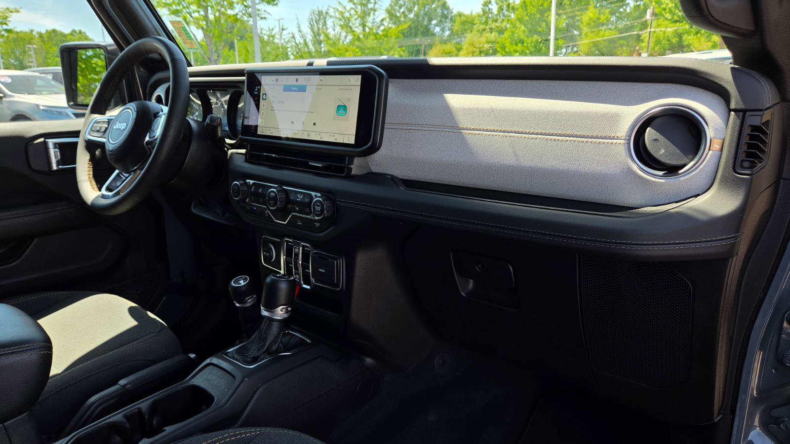 Used 2024 Jeep Wrangler Sahara image 52