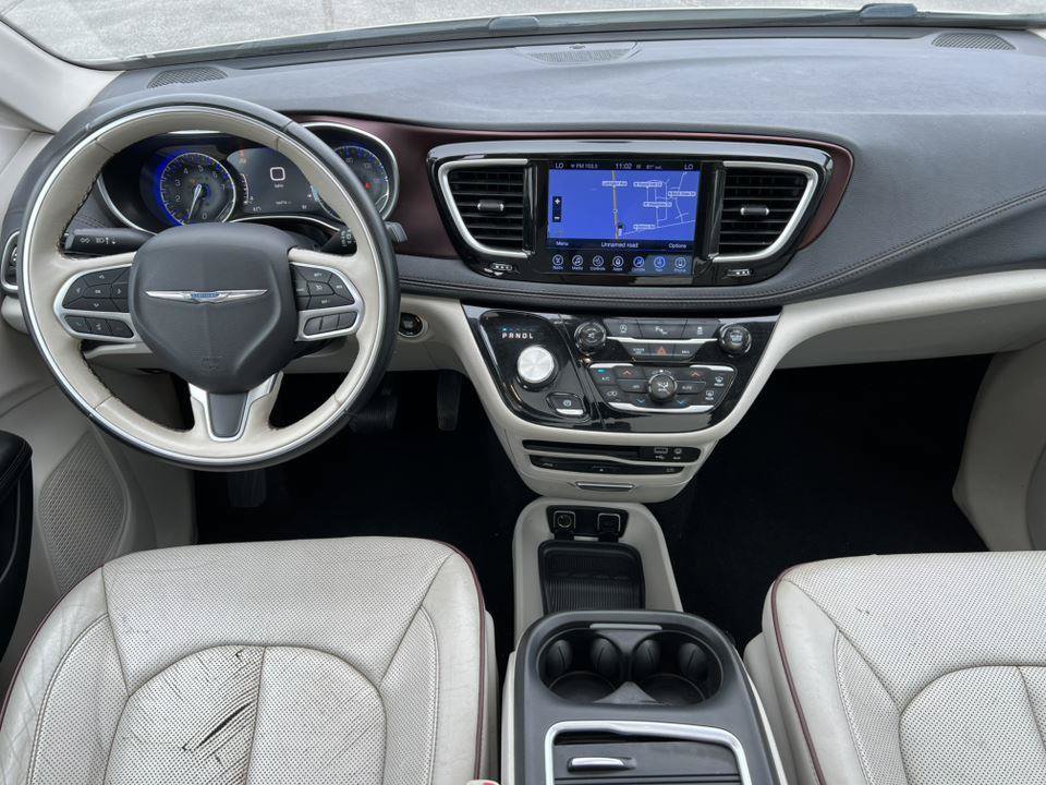 Used 2017 Chrysler Pacifica Limited w/ UConnect Theater Package FWD image 15