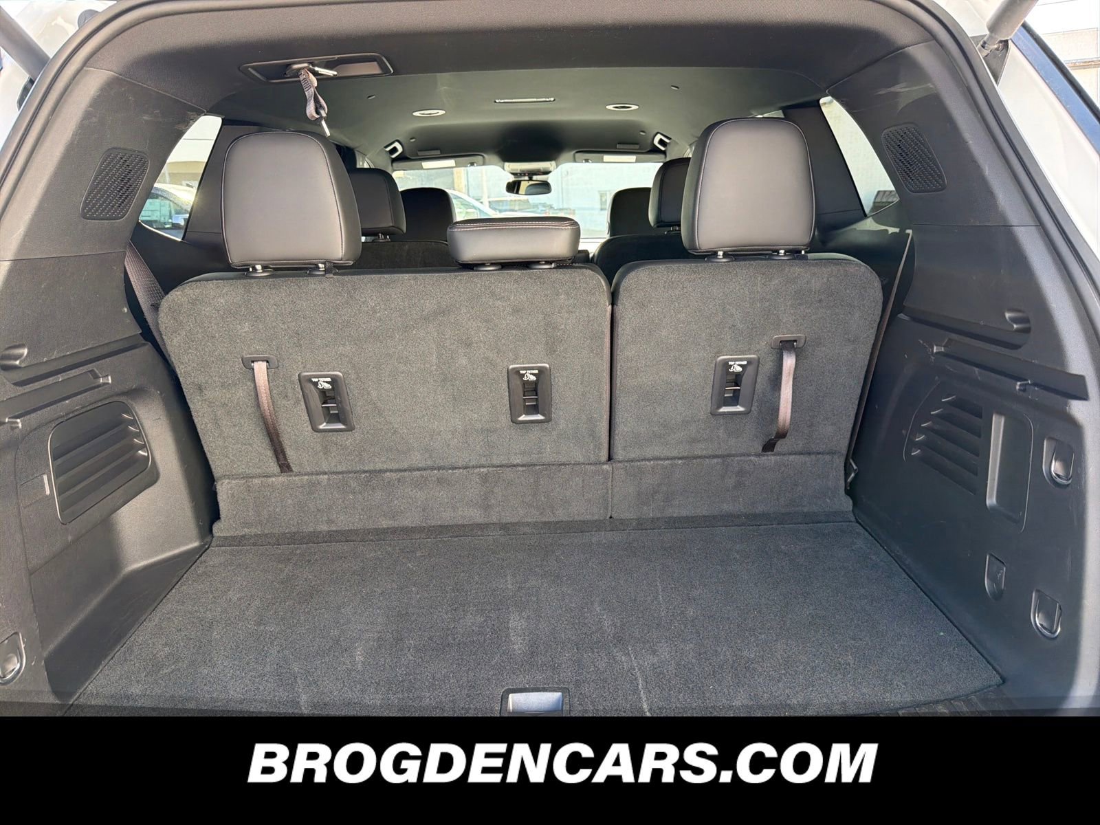 Used 2025 Buick Enclave Sport Touring image 9