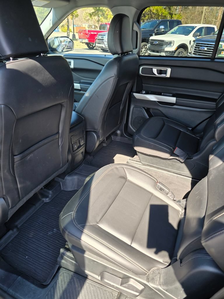 Certified 2023 Ford Explorer XLT w/ Equipment Group 202A AWD/4WD image 11