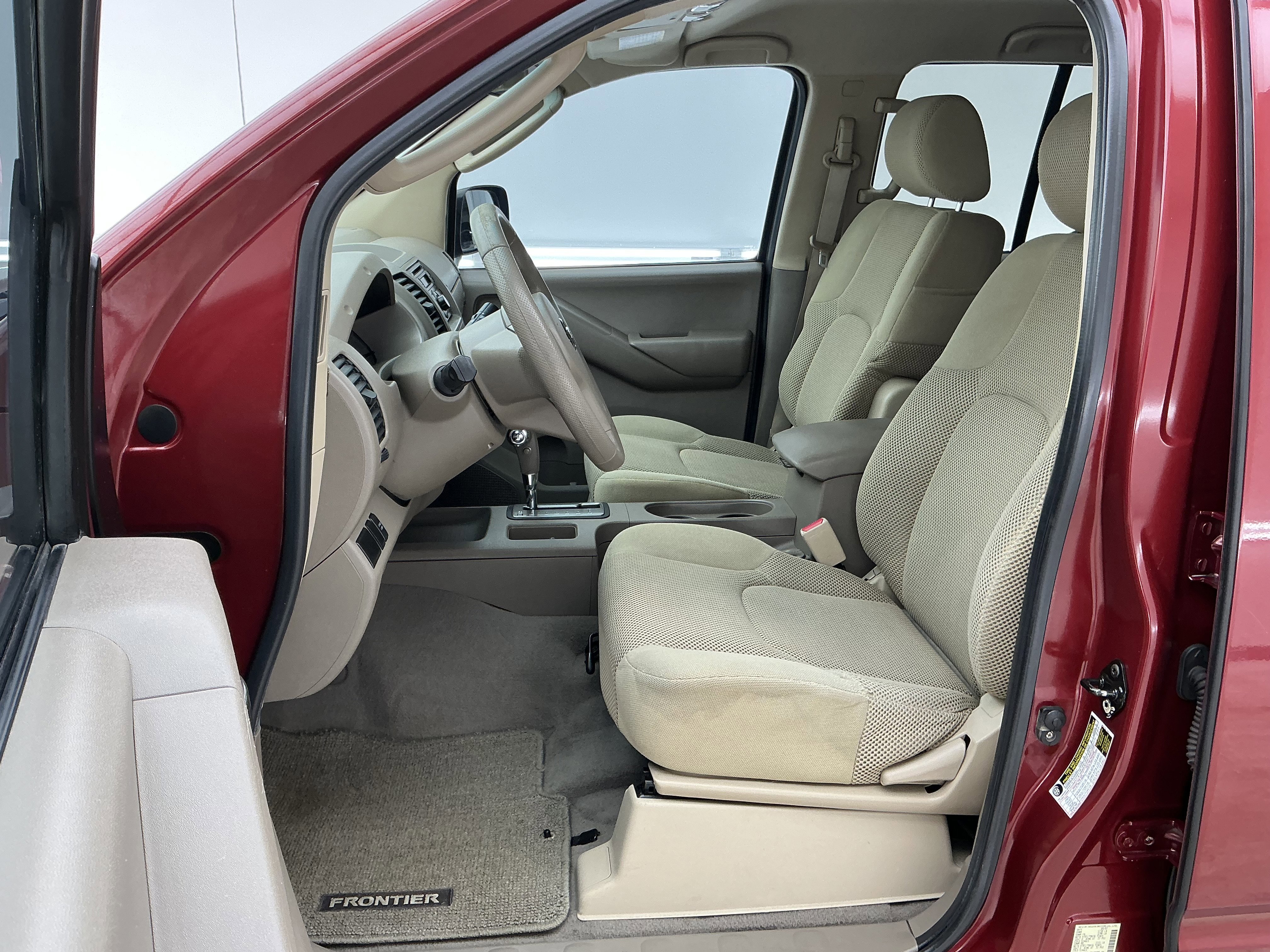 Used 2008 Nissan Frontier SE image 14