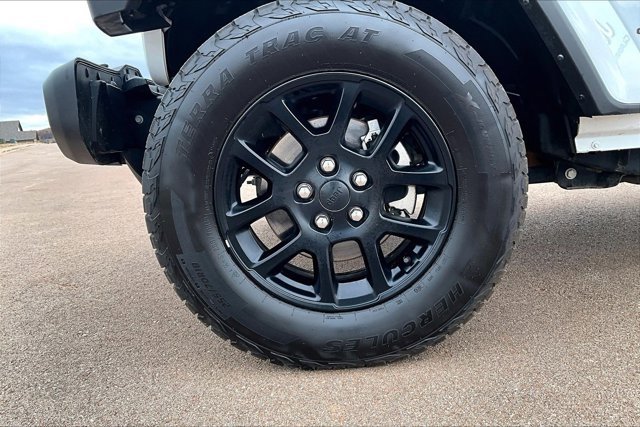 Used 2023 Jeep Gladiator Overland image 34