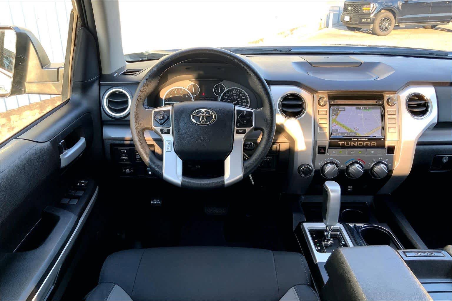 Used 2016 Toyota Tundra SR5 w/ SR5 Upgrade Package AWD/4WD image 6