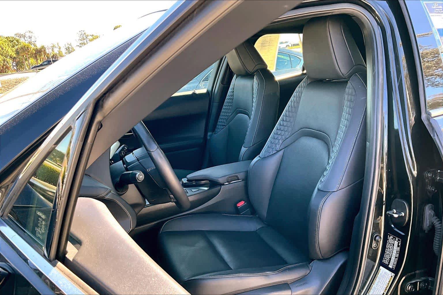 Used 2021 Lexus UX 200 w/ Premium Package FWD image 8