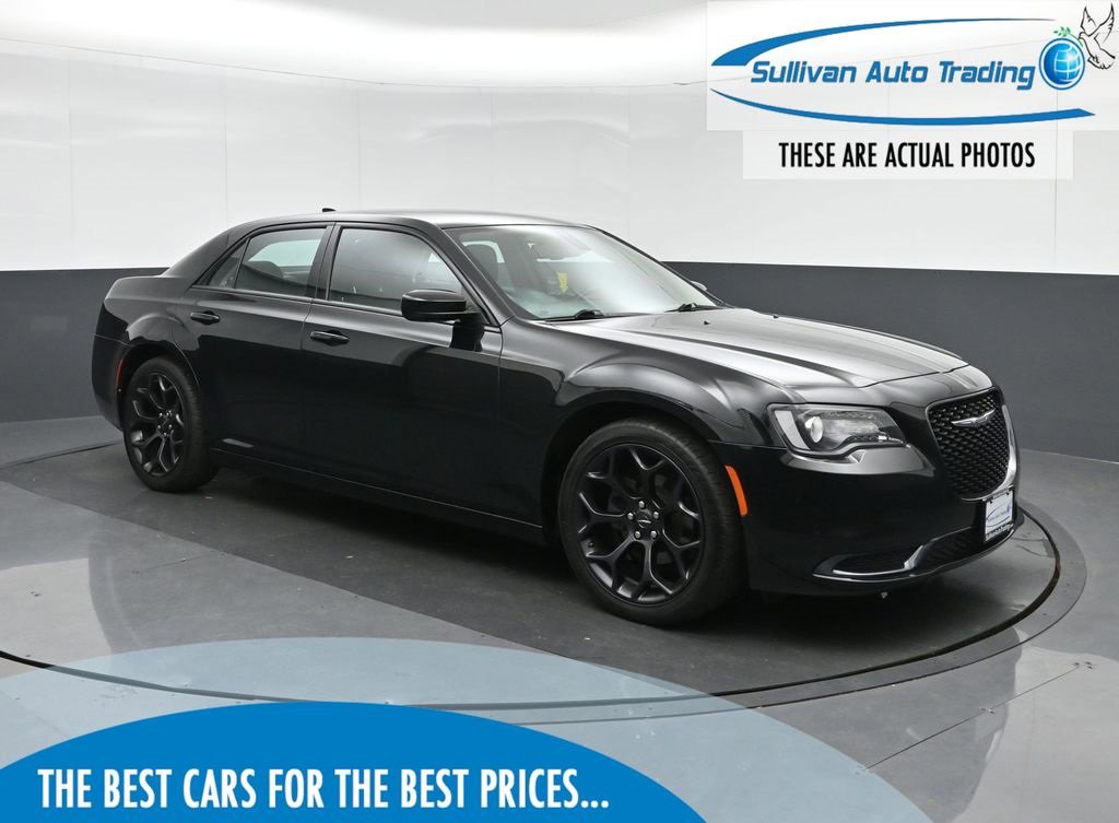 Used 2019 Chrysler 300 Touring w/ Sport Appearance Package image 1