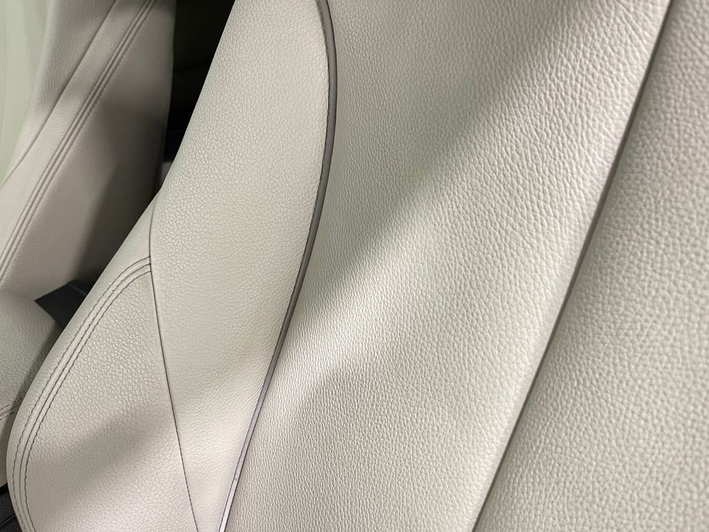 Used 2016 BMW M235i Convertible image 16