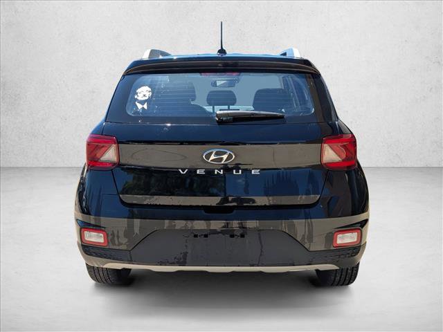 Used 2023 Hyundai Venue SEL FWD image 6