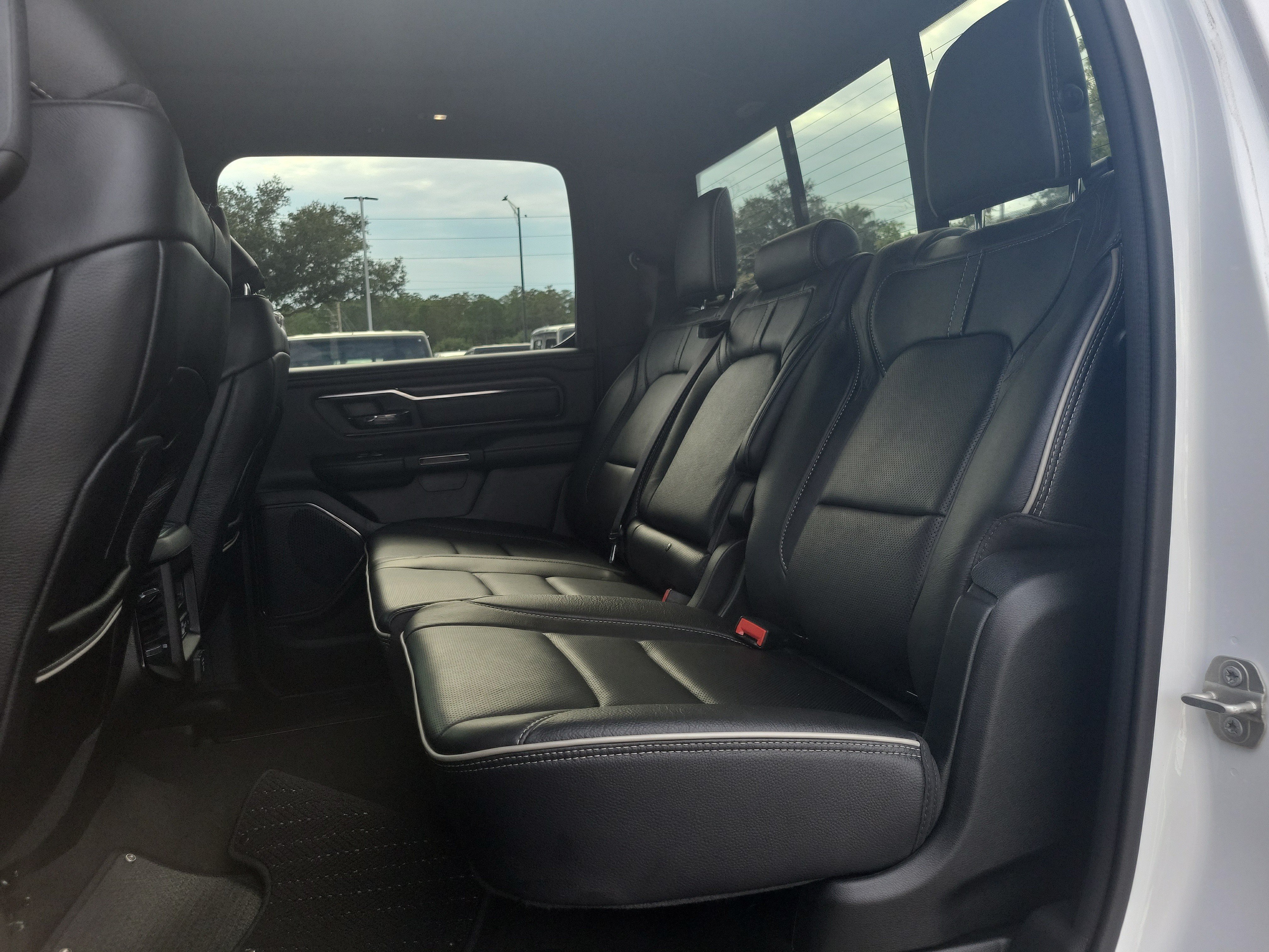 Used 2024 RAM 1500 Limited AWD/4WD image 11
