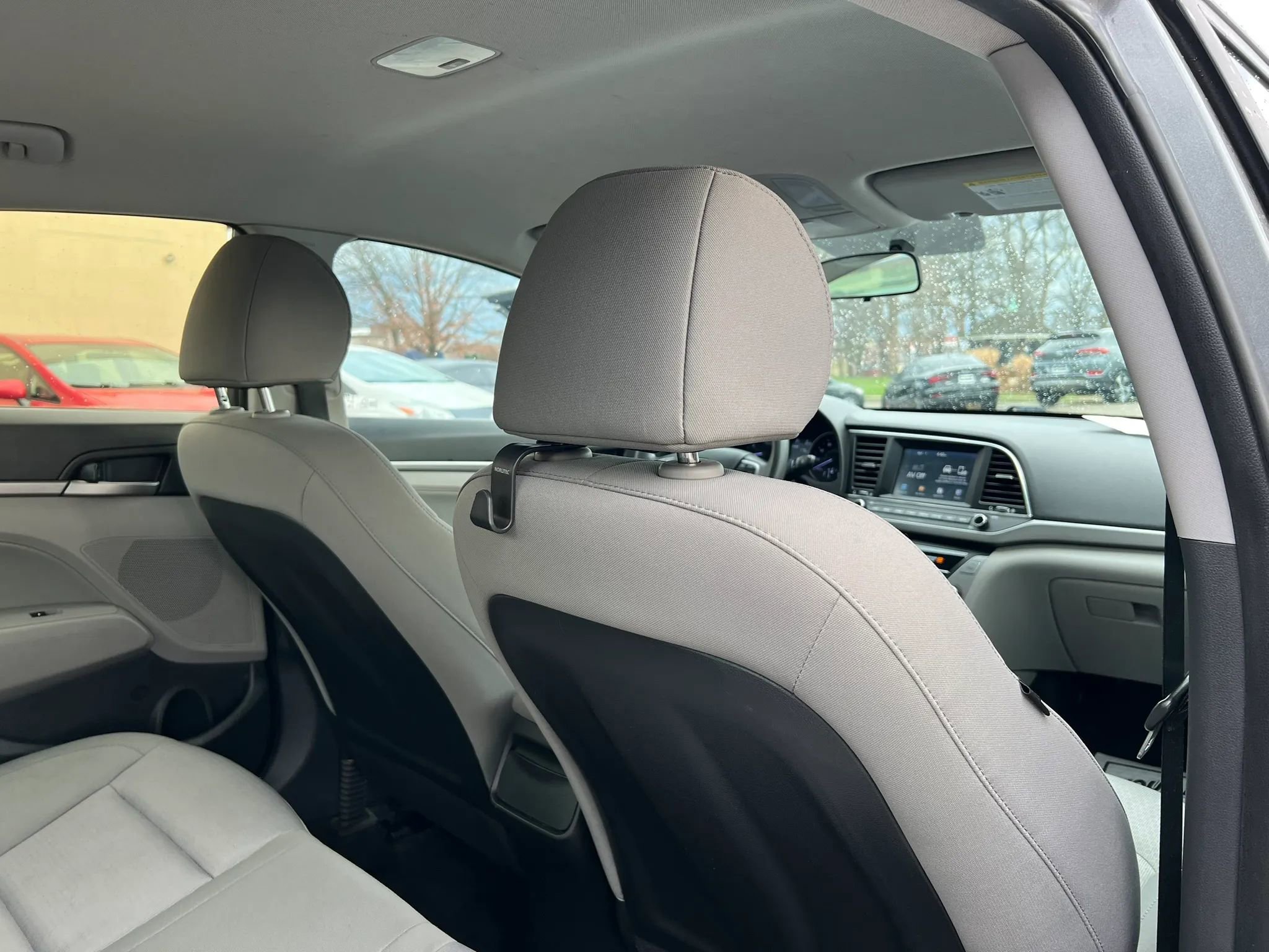 Used 2017 Hyundai Elantra SE image 16