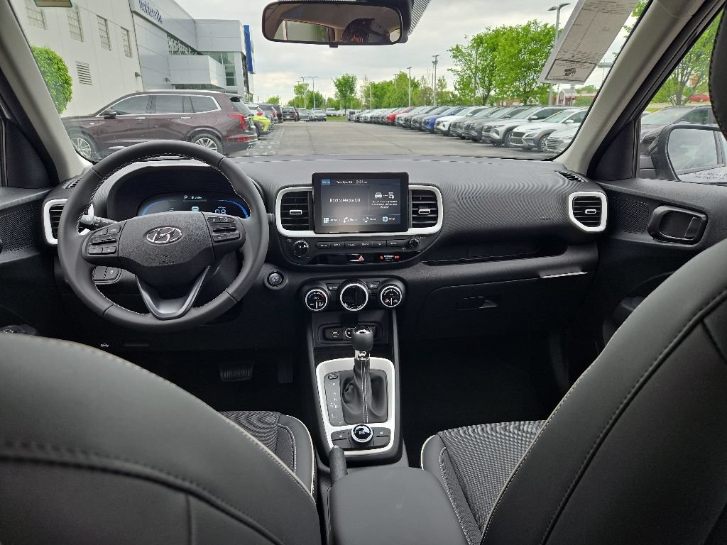 New 2026 Hyundai Venue SEL FWD image 32