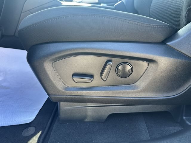 Used 2023 Ford Explorer XLT AWD/4WD image 36