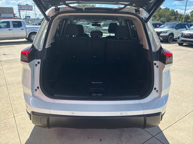 Used 2024 Nissan Rogue SV FWD image 8