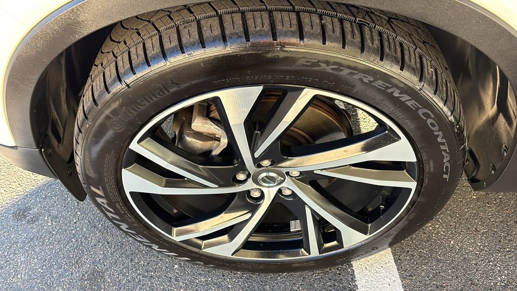 Used 2021 Volvo XC40 T5 R-Design w/ Climate Package image 33