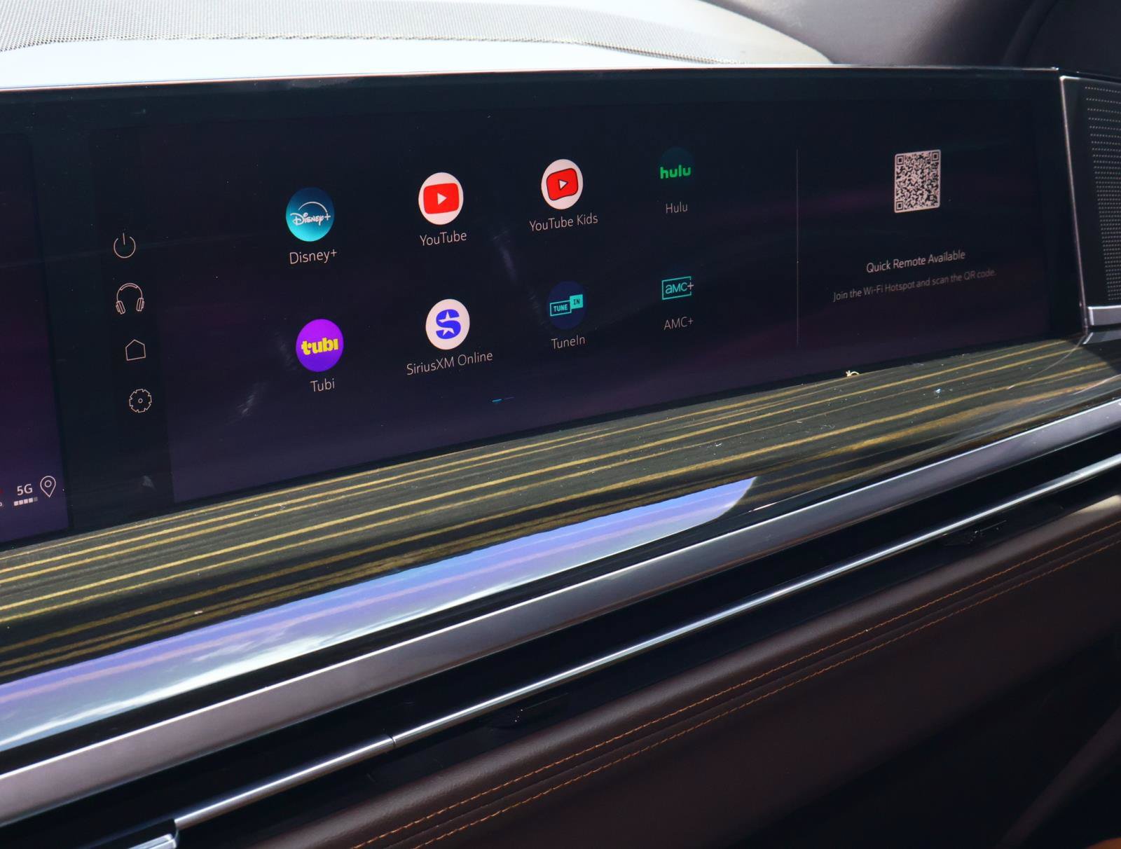 Certified 2025 Cadillac Escalade Premium Luxury RWD image 34