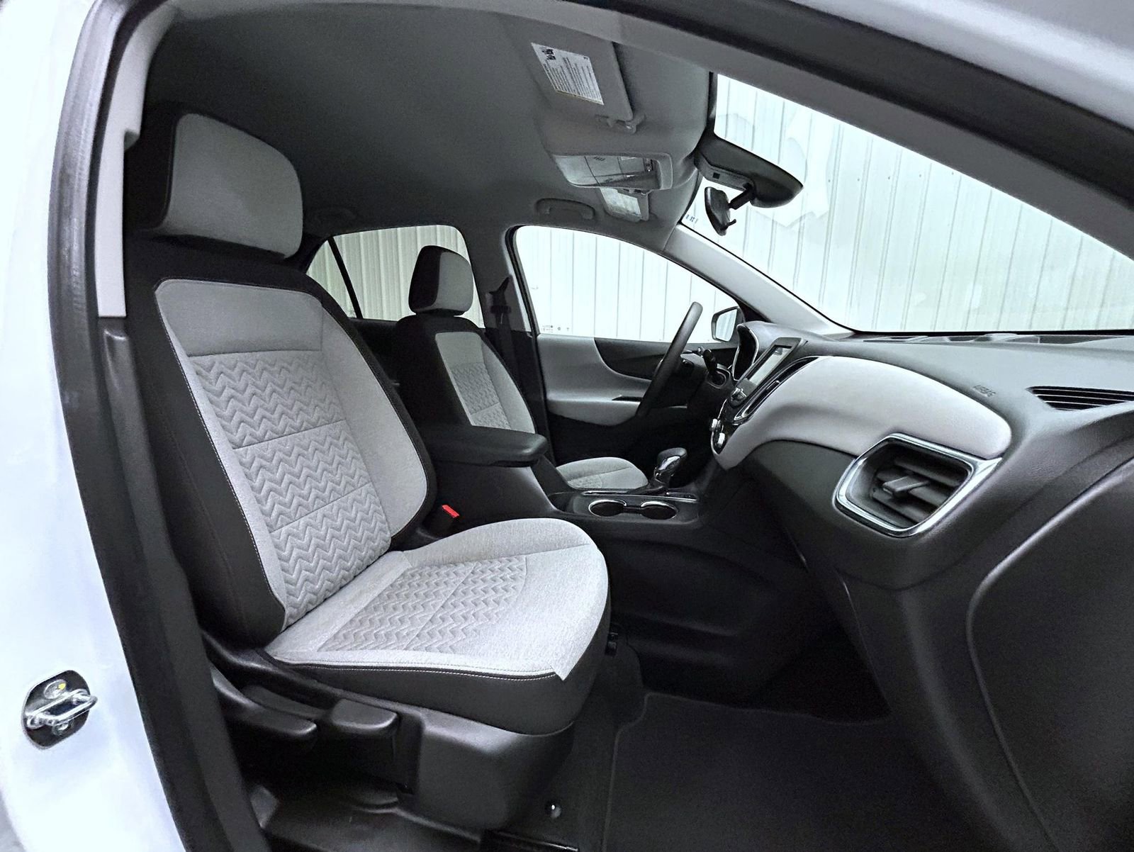 Used 2023 Chevrolet Equinox LT image 15