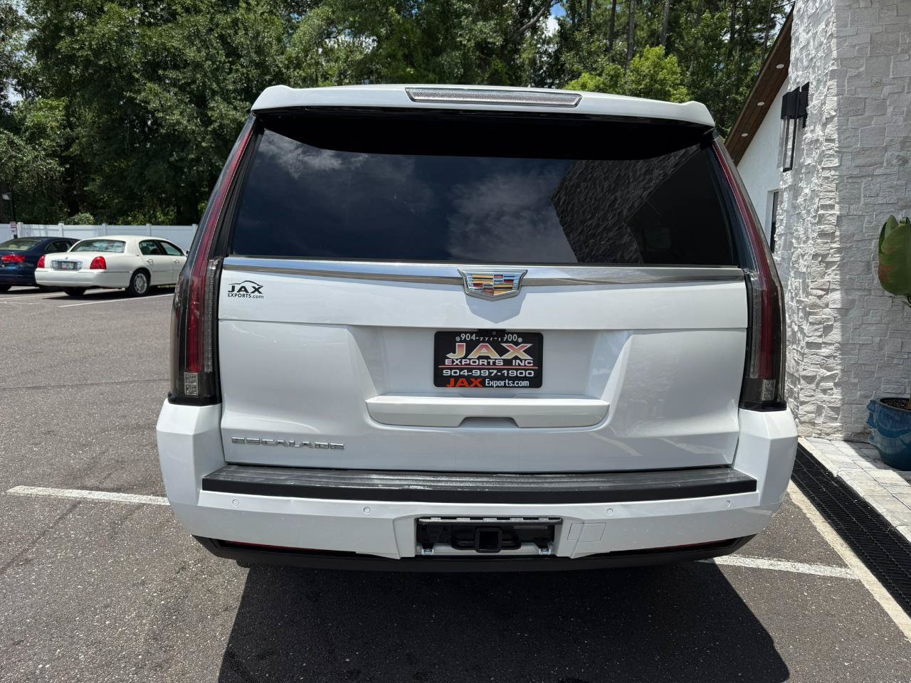 Used 2018 Cadillac Escalade ESV Luxury RWD image 4