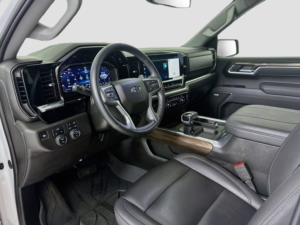 Used 2025 Chevrolet Silverado 1500 RST w/ Dark Appearance Package AWD/4WD image 10