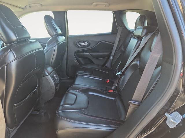 Used 2019 Jeep Cherokee Trailhawk image 14