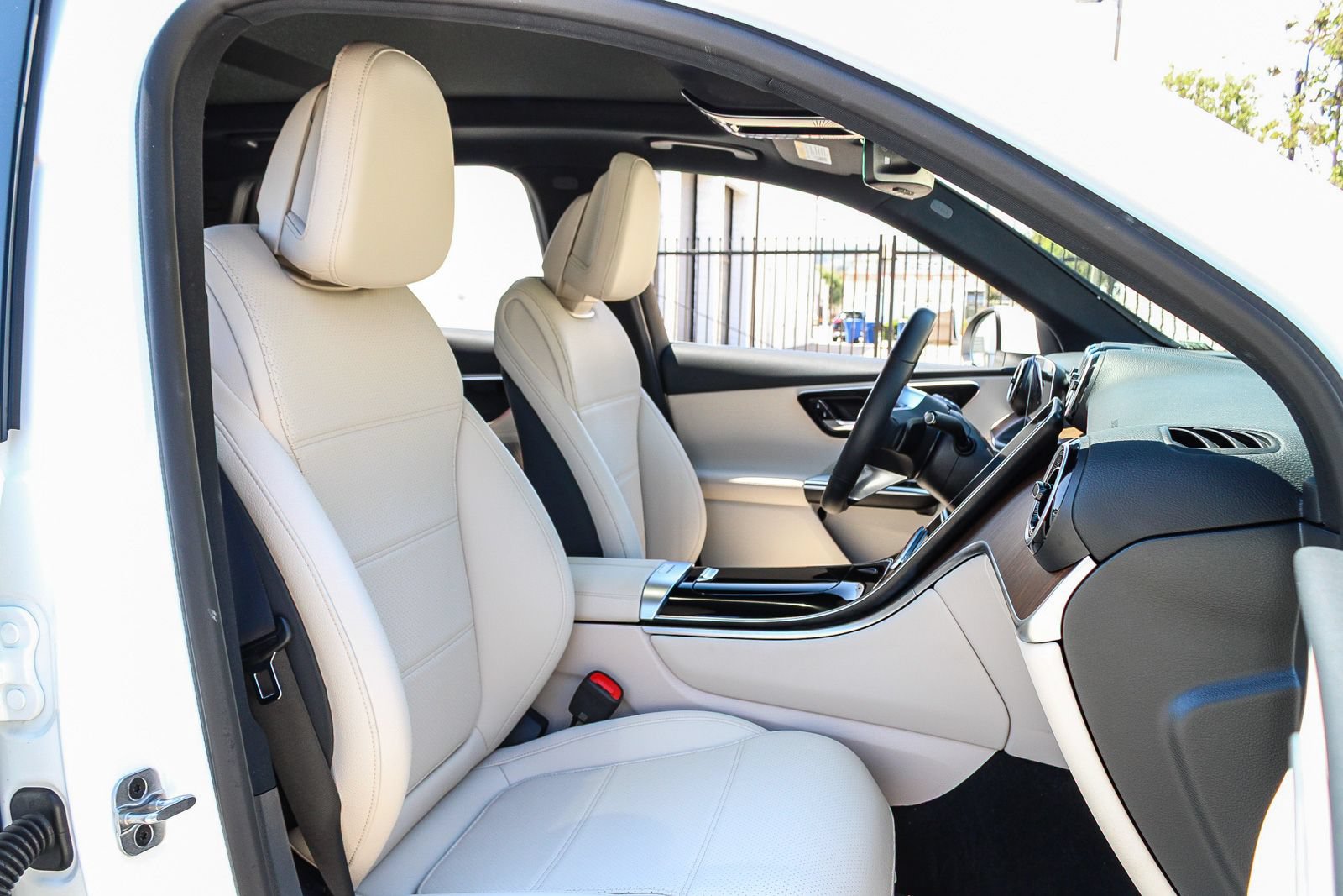 Certified 2026 Mercedes-Benz GLC 300 4MATIC image 17