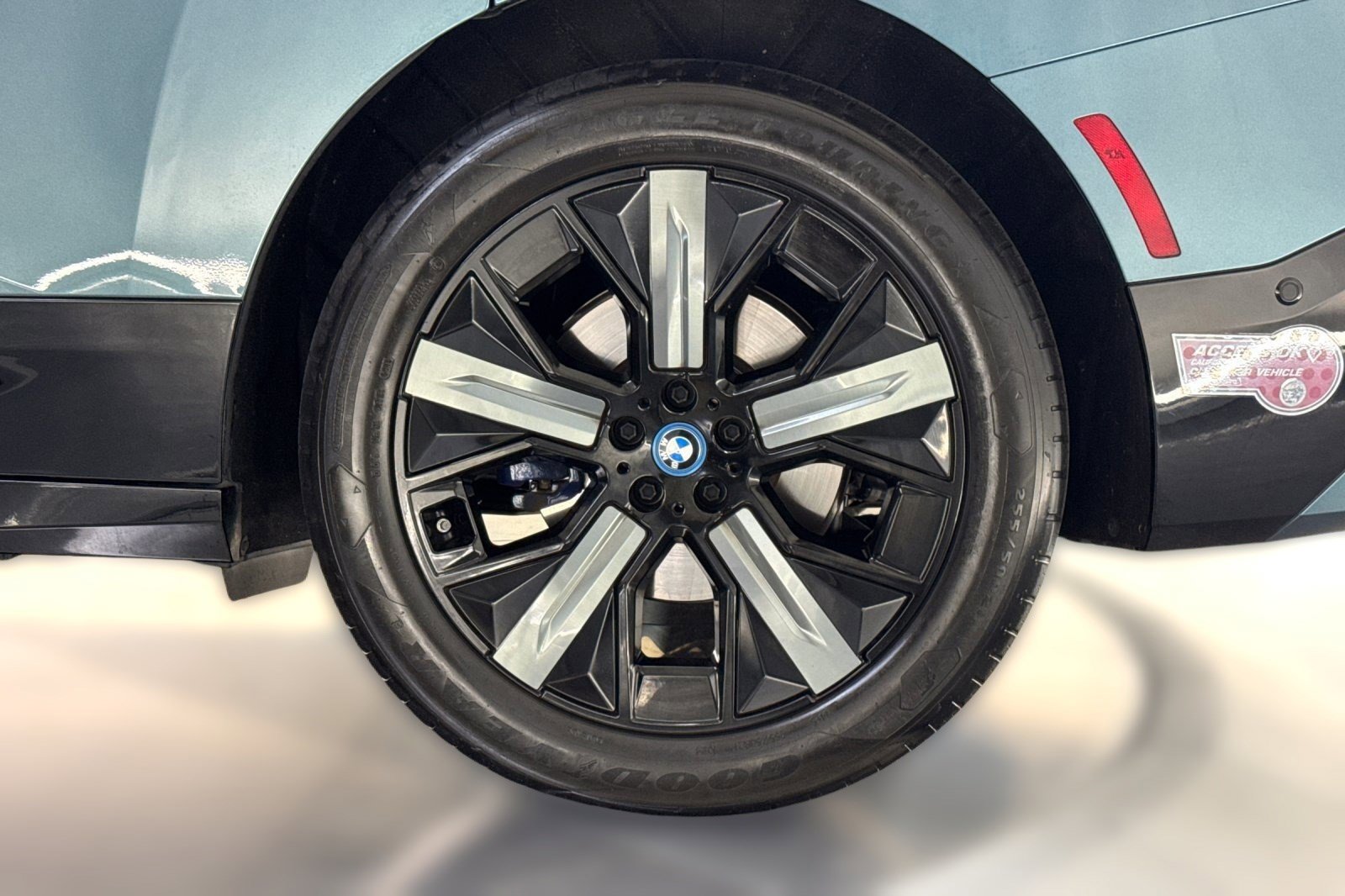 Used 2024 BMW iX xDrive50 w/ Sport Package image 12