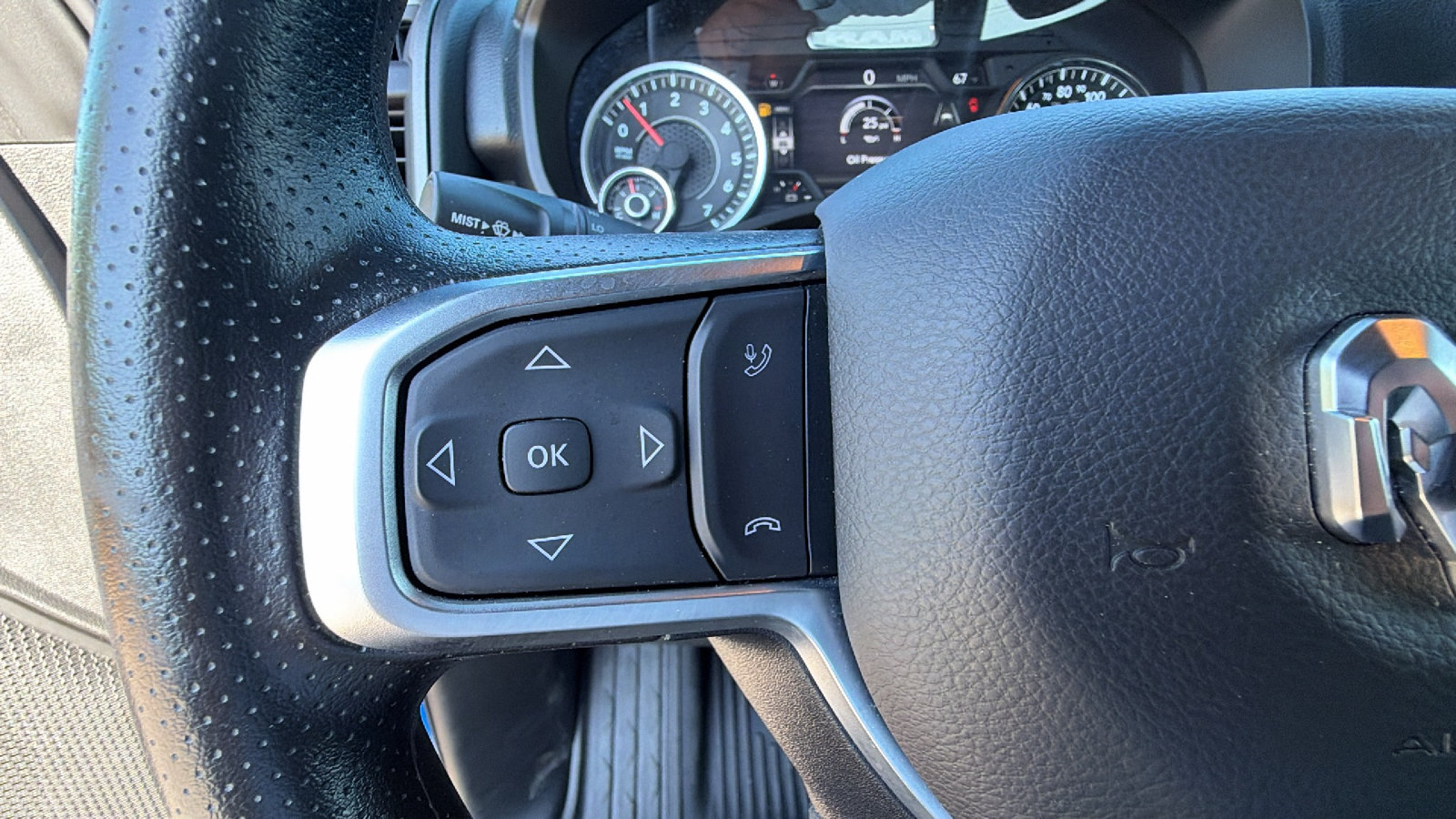 Used 2025 RAM 1500 Warlock AWD/4WD image 29