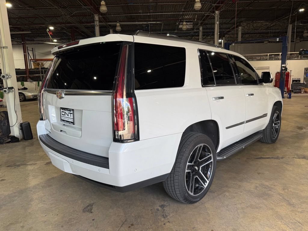 Used 2020 Cadillac Escalade Luxury AWD/4WD image 7
