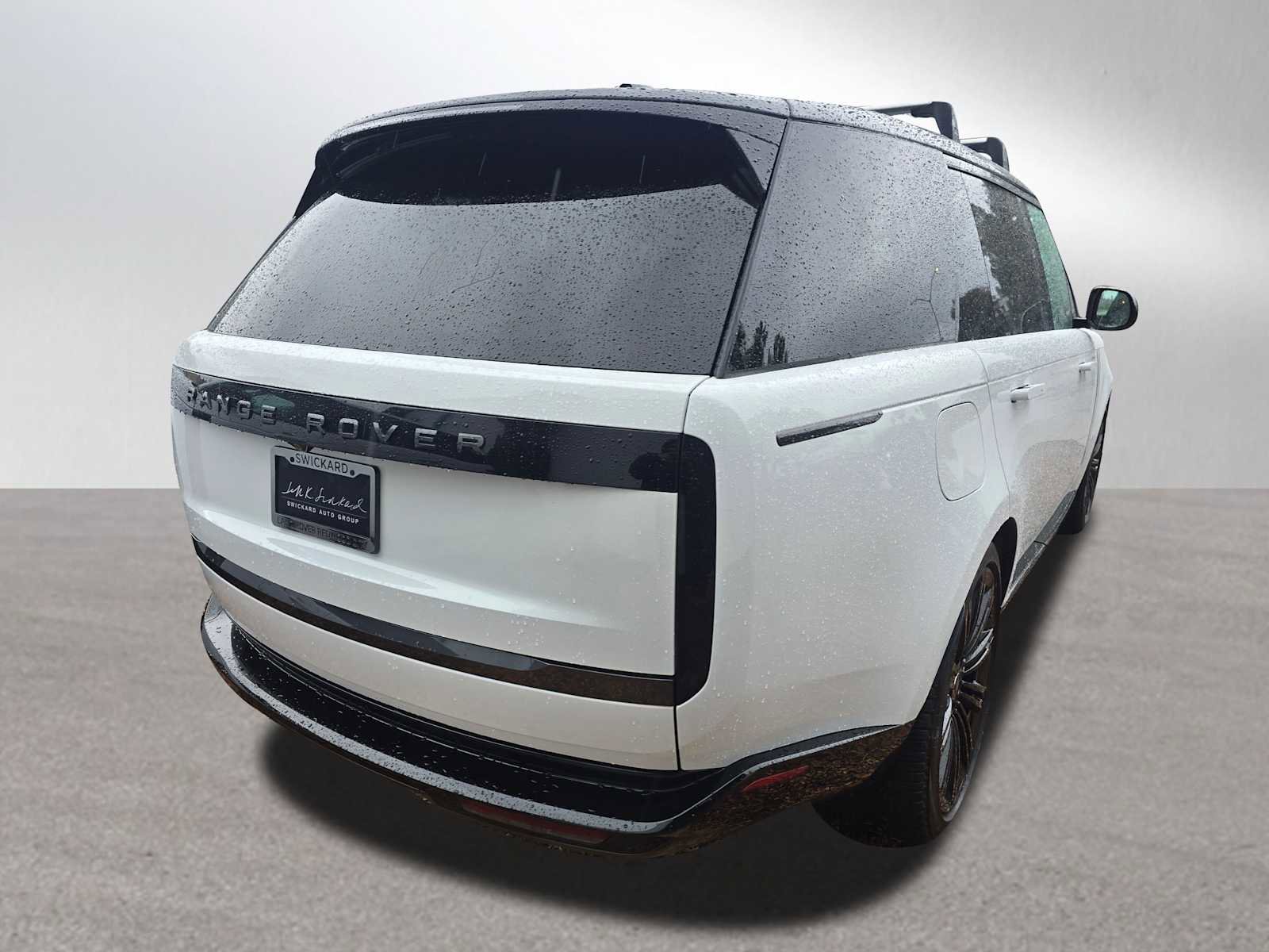Used 2024 Land Rover Range Rover Long Wheelbase SE image 5