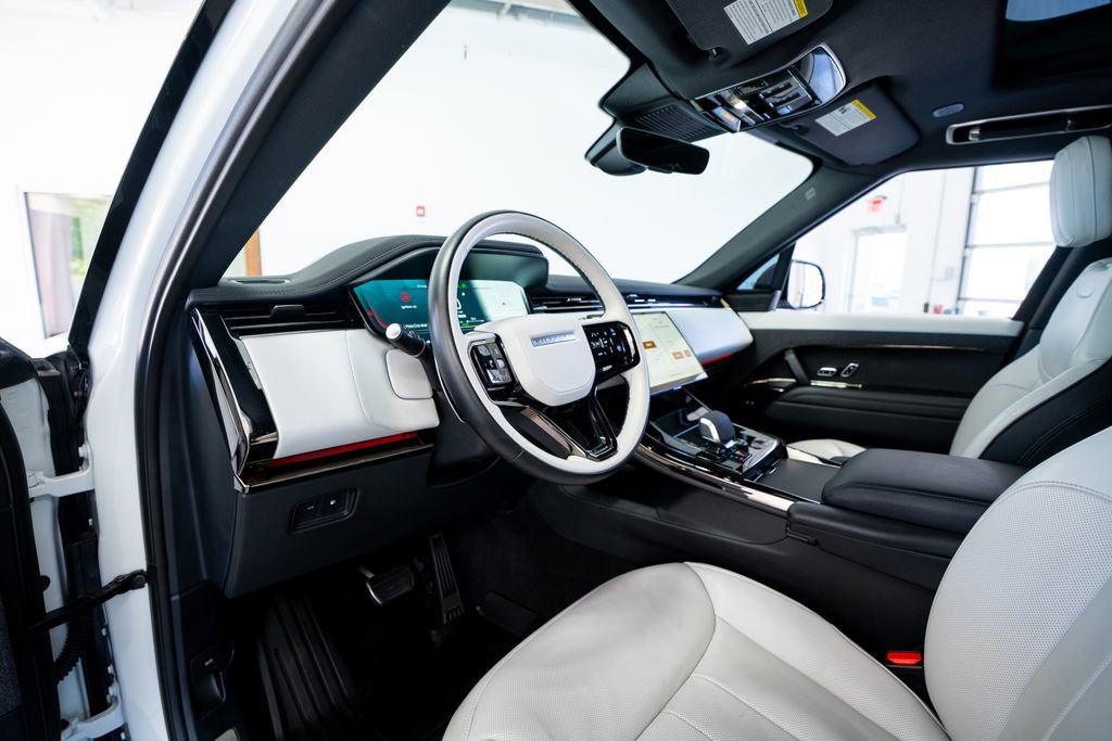 Used 2025 Land Rover Range Rover Sport Dynamic SE image 29