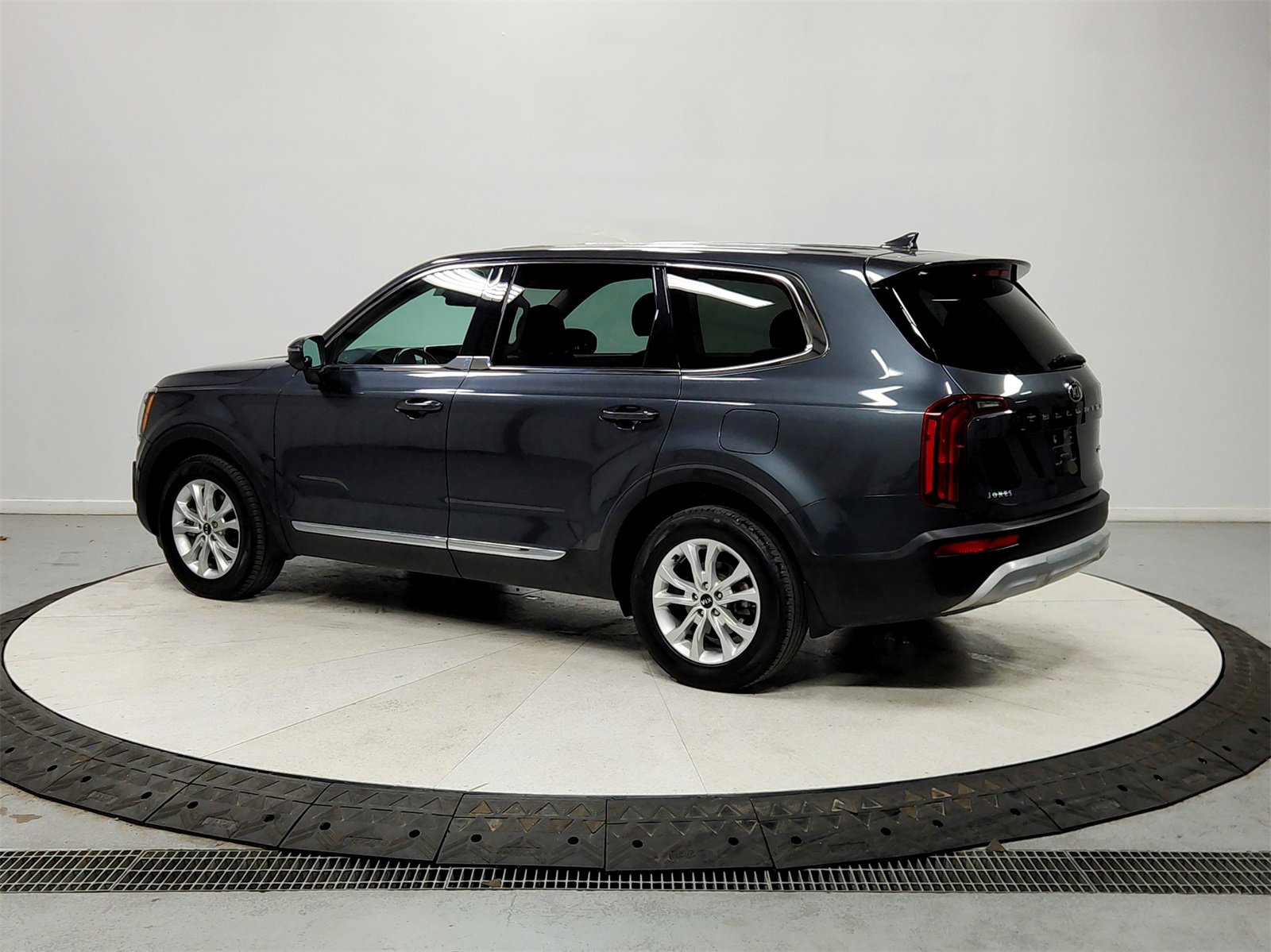 Used 2021 Kia Telluride LX image 5