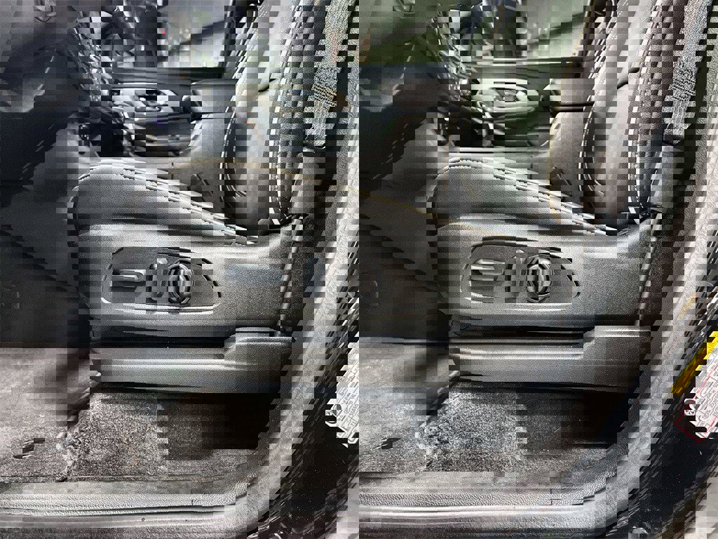 Used 2023 Chevrolet Traverse Premier w/ Redline Edition image 16