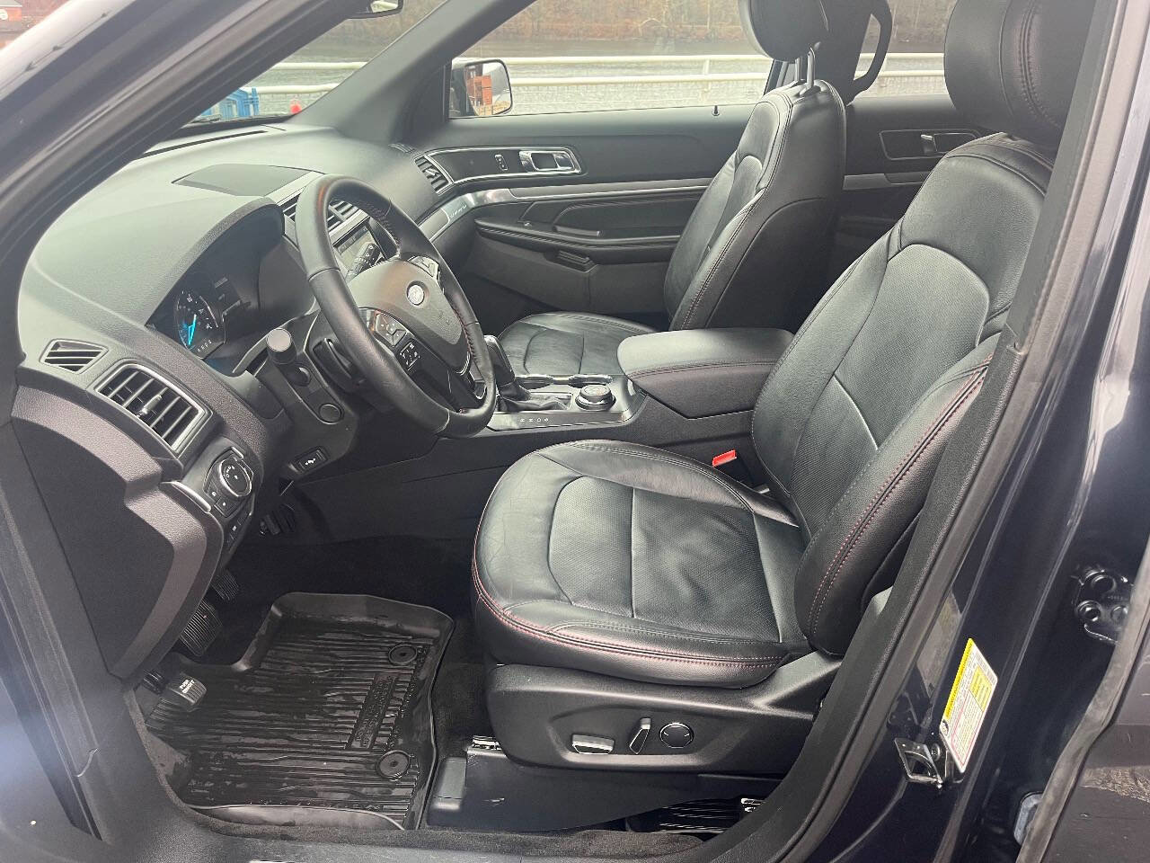 Used 2017 Ford Explorer Sport w/ Equipment Group 401A image 7