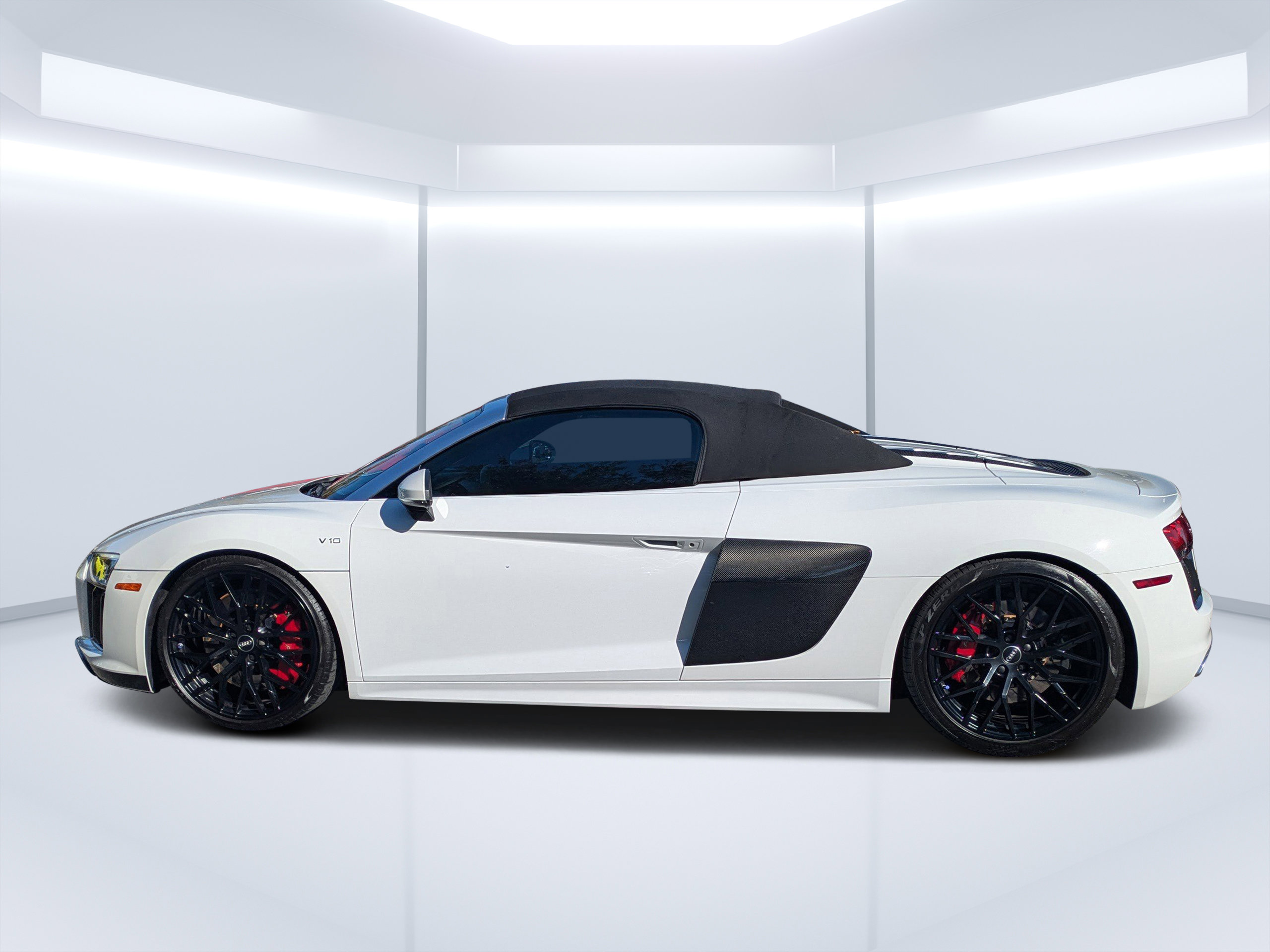 Used 2017 Audi R8 V10 w/ Carbon Exterior Package image 7