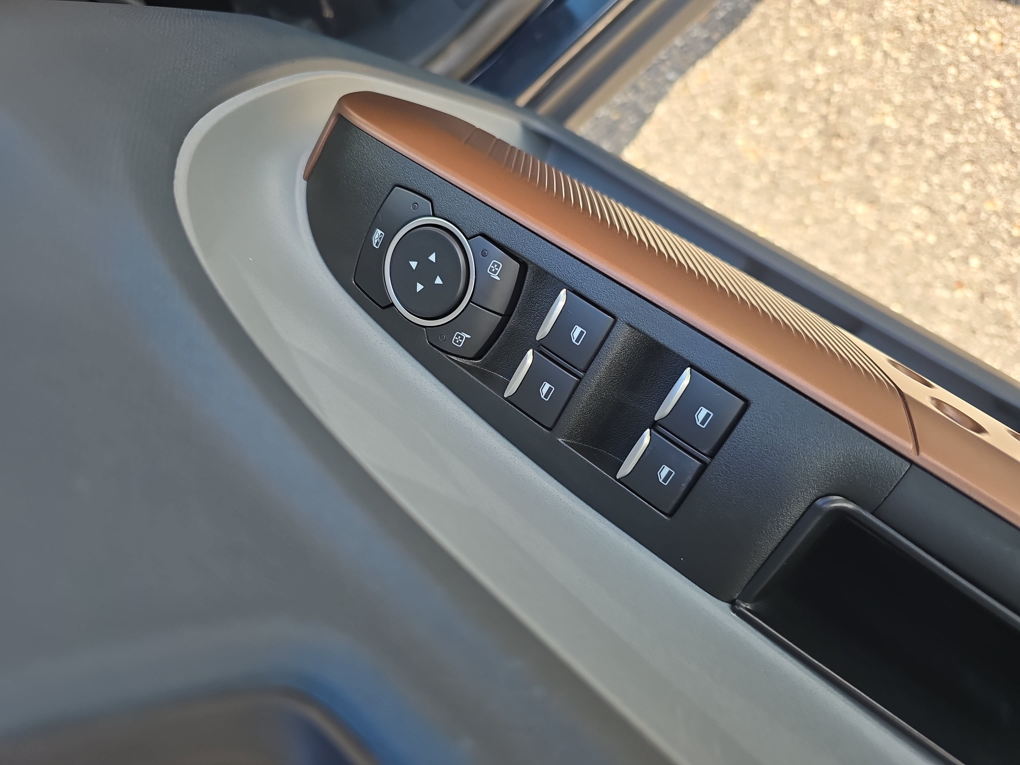 Used 2022 Ford Maverick Lariat w/ Lariat Luxury Package FWD image 29