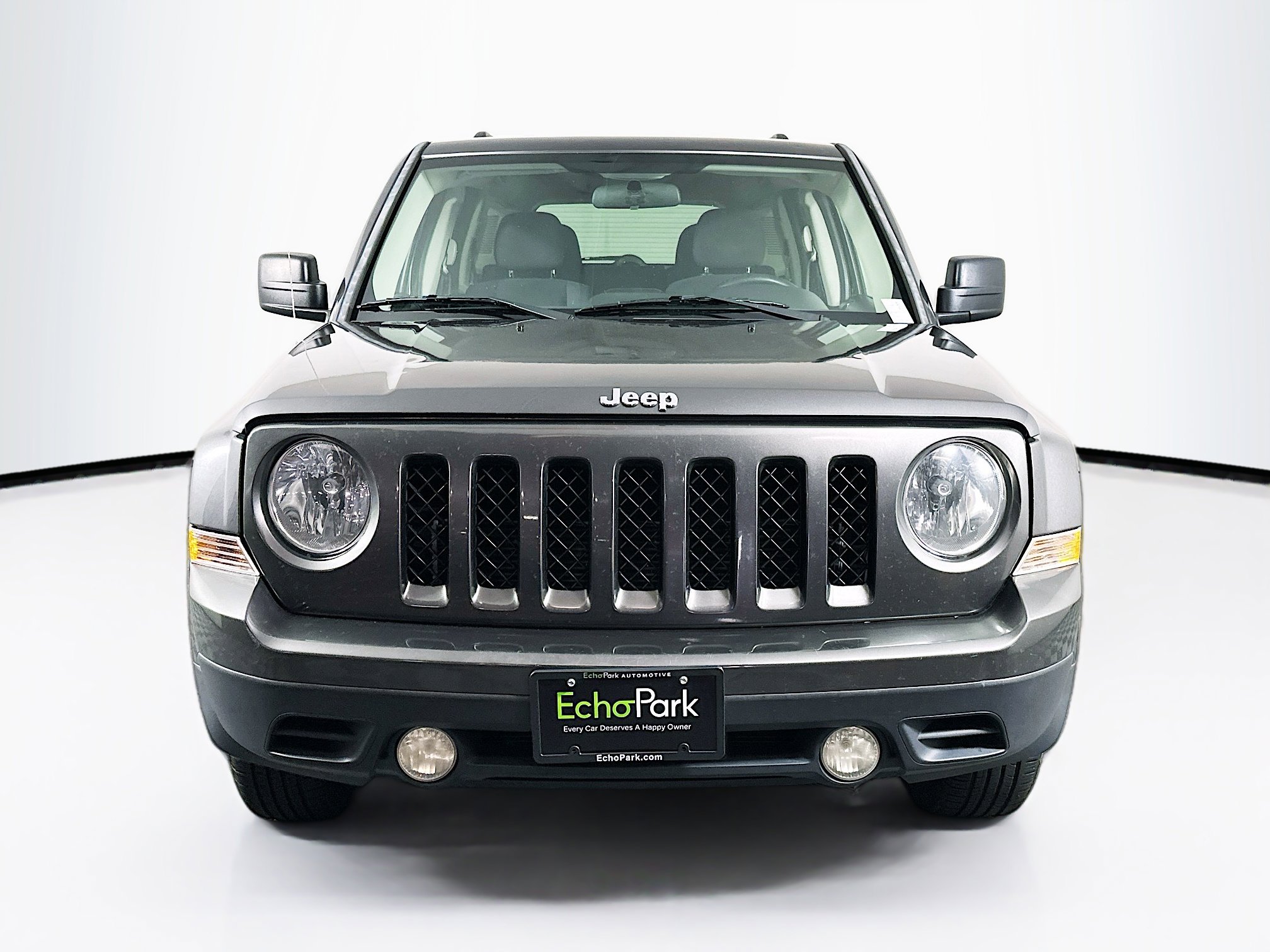 Used 2015 Jeep Patriot Latitude AWD/4WD image 2