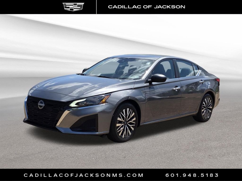 Used 2025 Nissan Altima 2.5 SV FWD image 1