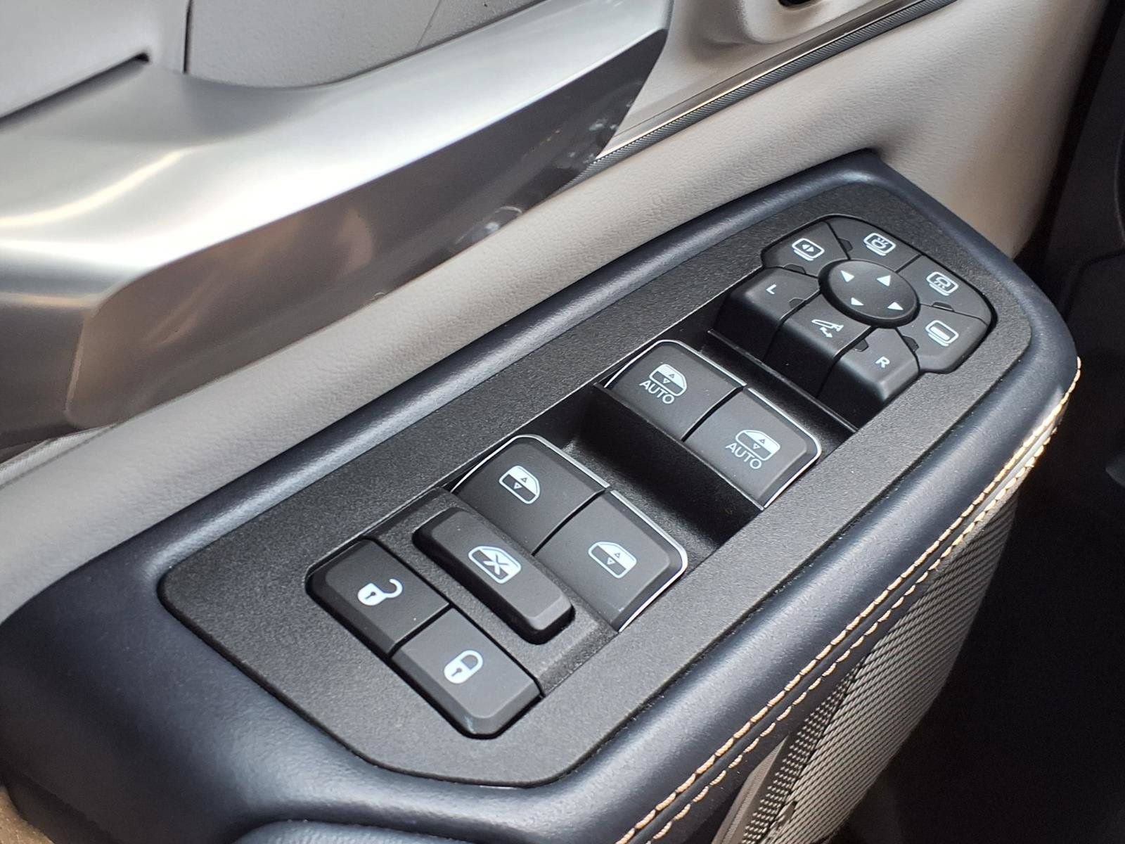 Used 2025 RAM 1500 Tungsten w/ Towing Technology Group AWD/4WD image 16