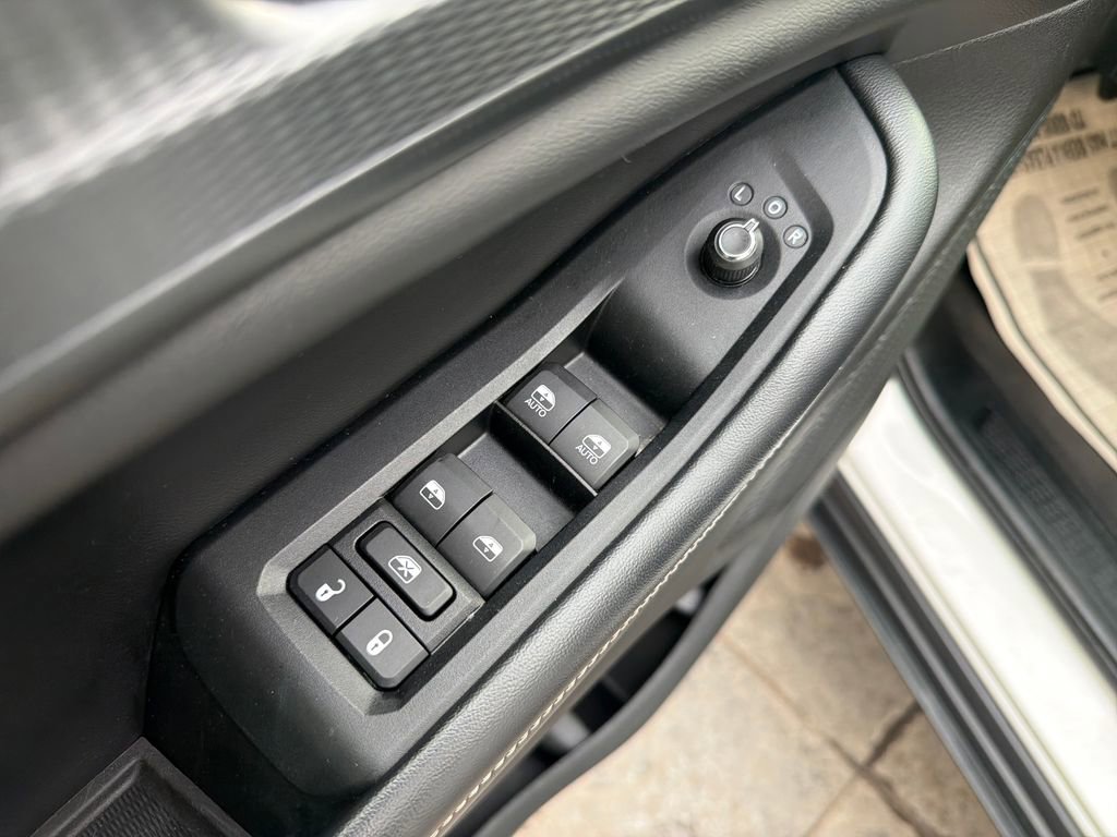 Used 2023 Jeep Grand Cherokee L Laredo image 21